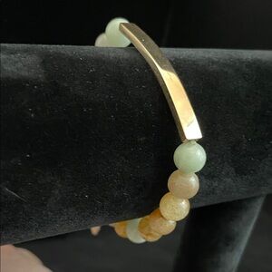 Plunder Design Elegant Gold and Green Beaded Elastic Bracelet NWOT